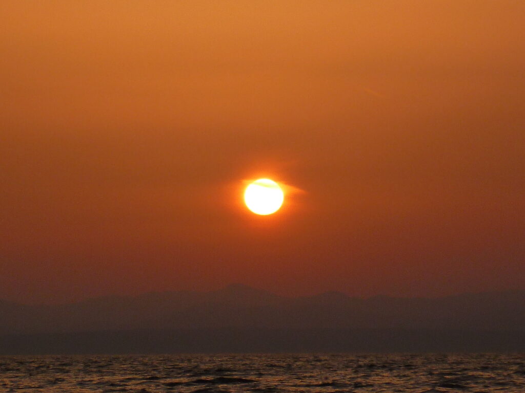 琵琶湖の夕日03