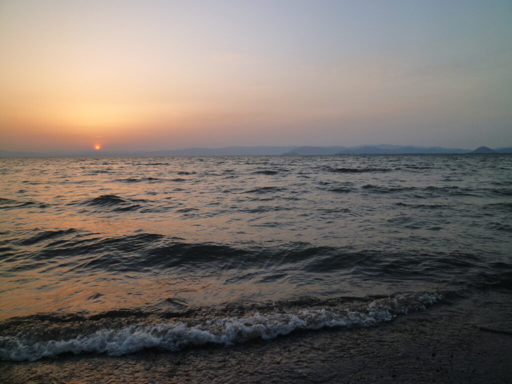 琵琶湖の夕日04