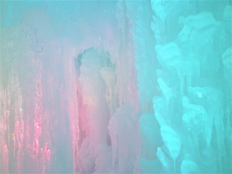 層雲峡温泉氷瀑まつり-内部02
